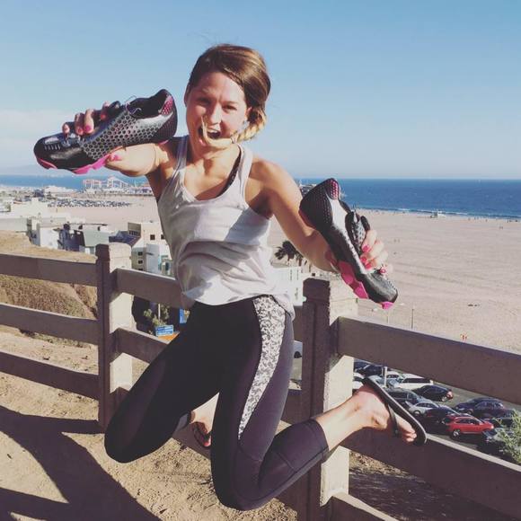 Meet your Posher, Carline - Picture 1 of 1